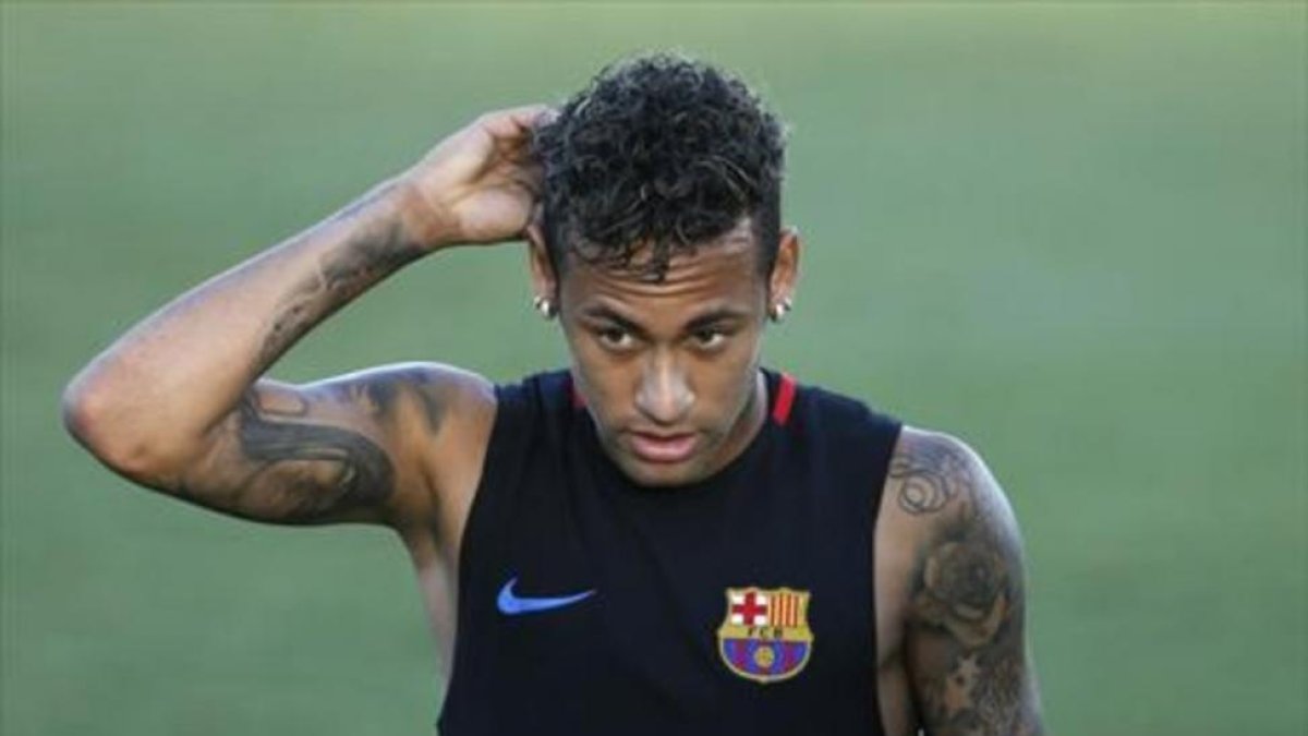 Neymar, en un entrenamiento en Miami.-EFE / JUANJO MARTÍN