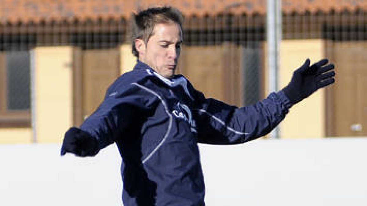Culebras puede repetir en el once rojillo ante el Albacete. / ÚRSULA SIERRA-