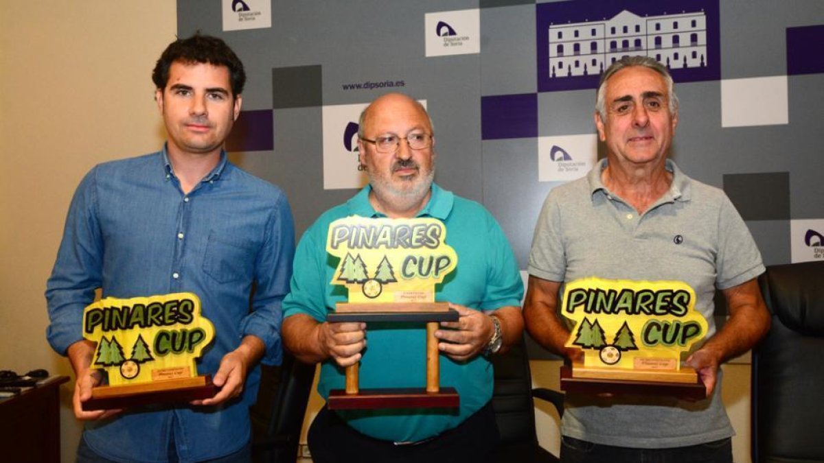 José Luis González, Amancio Martínez y Basilio Romero en la presentación de la Pinares Cup.-Álvaro Martínez