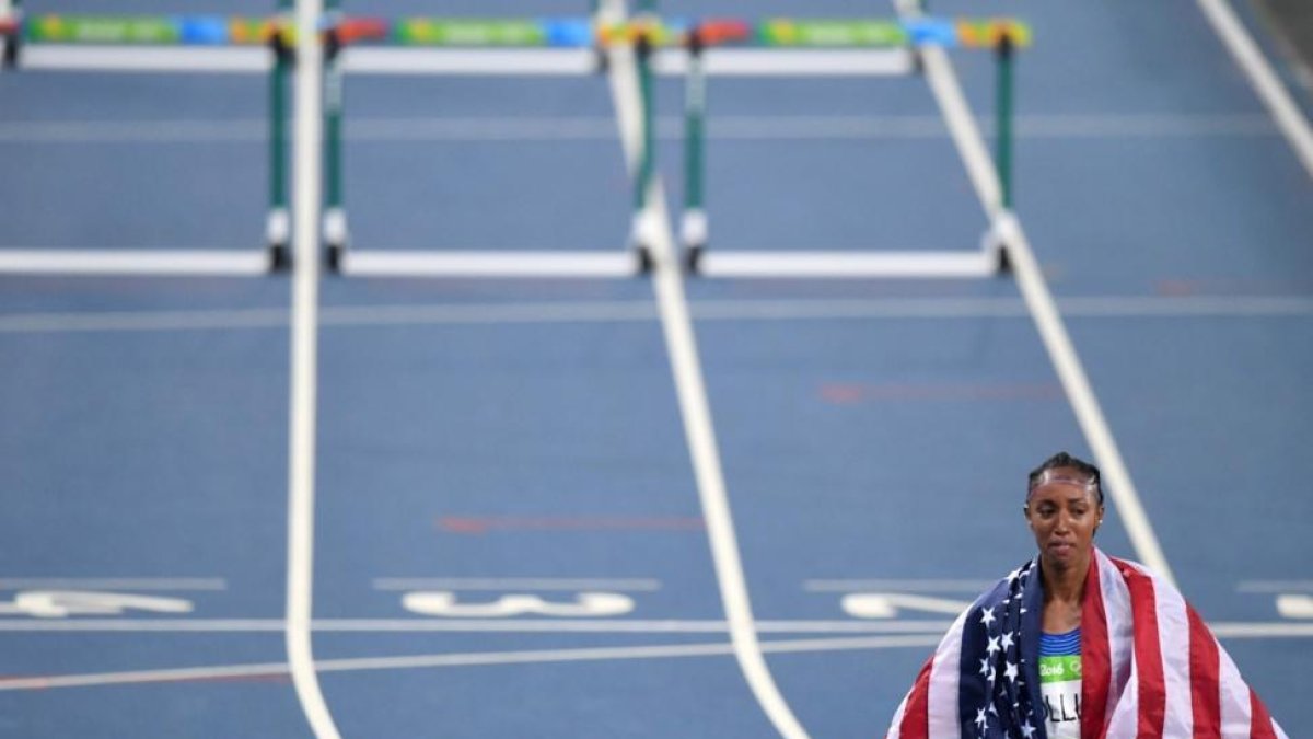 Brianna Rollins, tras ganar la medalla de oro en Río.-PEDRO UGARTE / AFP