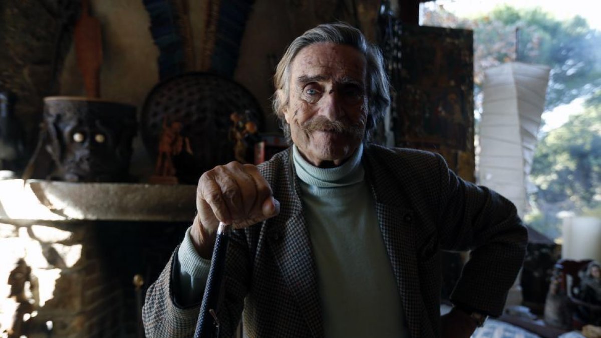 Miguel de la Quadra-Salcedo, en su casa de Pozuelo de Alarcón, en diciembre del 2014.-DAVID CASTRO