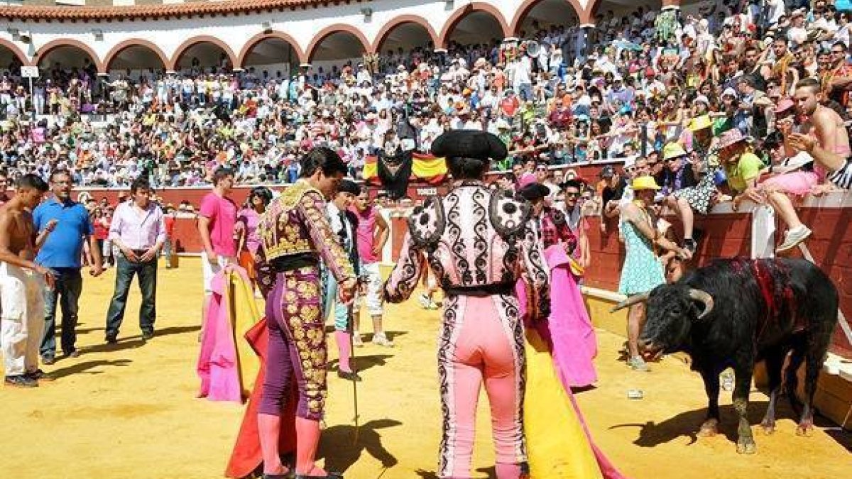 Viernes de Toros, hoy, en Soria. VALENTÍN GUISANDE-