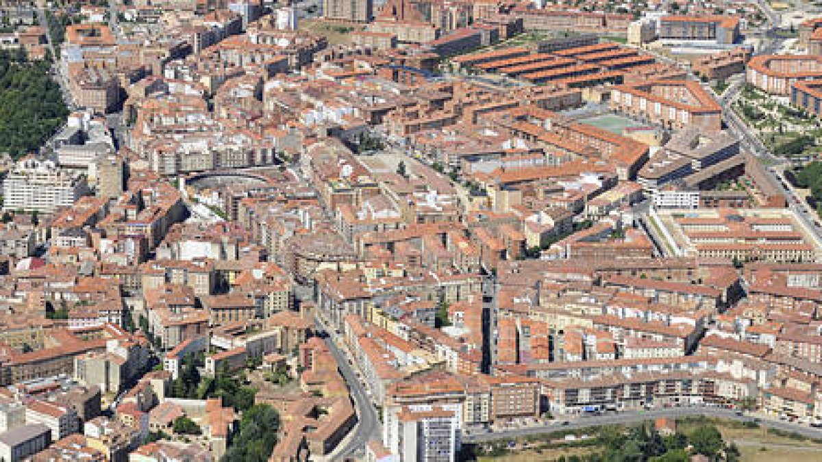 Soria se adhiere al fondo social de viviendas para afectados por desahucios. / VALENTÍN GUISANDE-