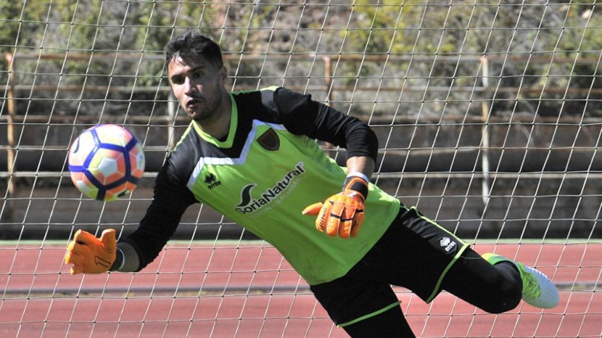 Munir no esconde que no quiere seguir en el Numancia.-Valentín Guisande