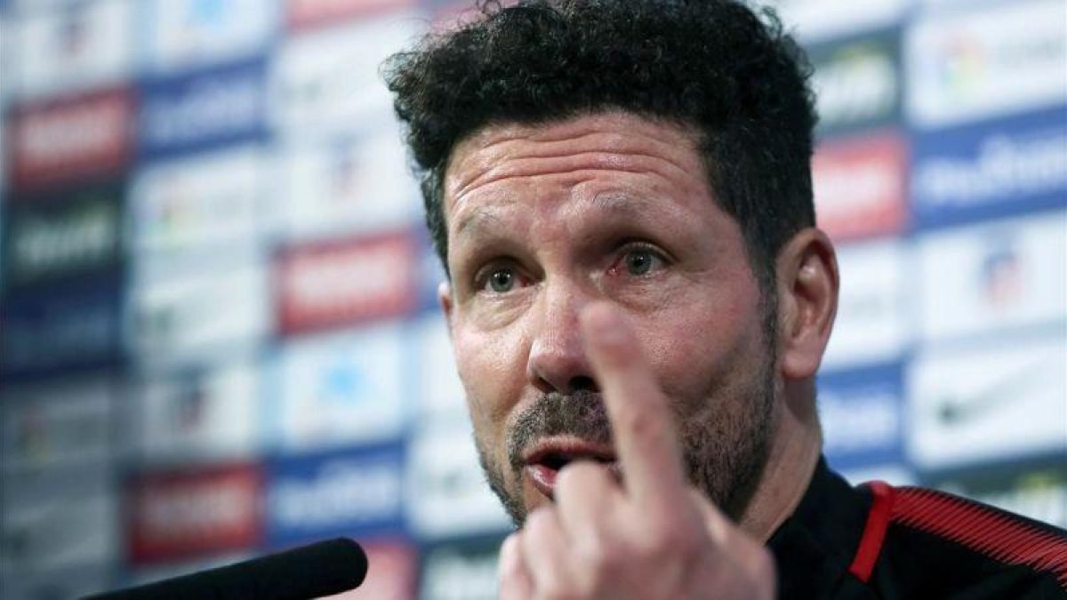 Diego Simeone durante una rueda de prensa.-EFE / MARISCAL