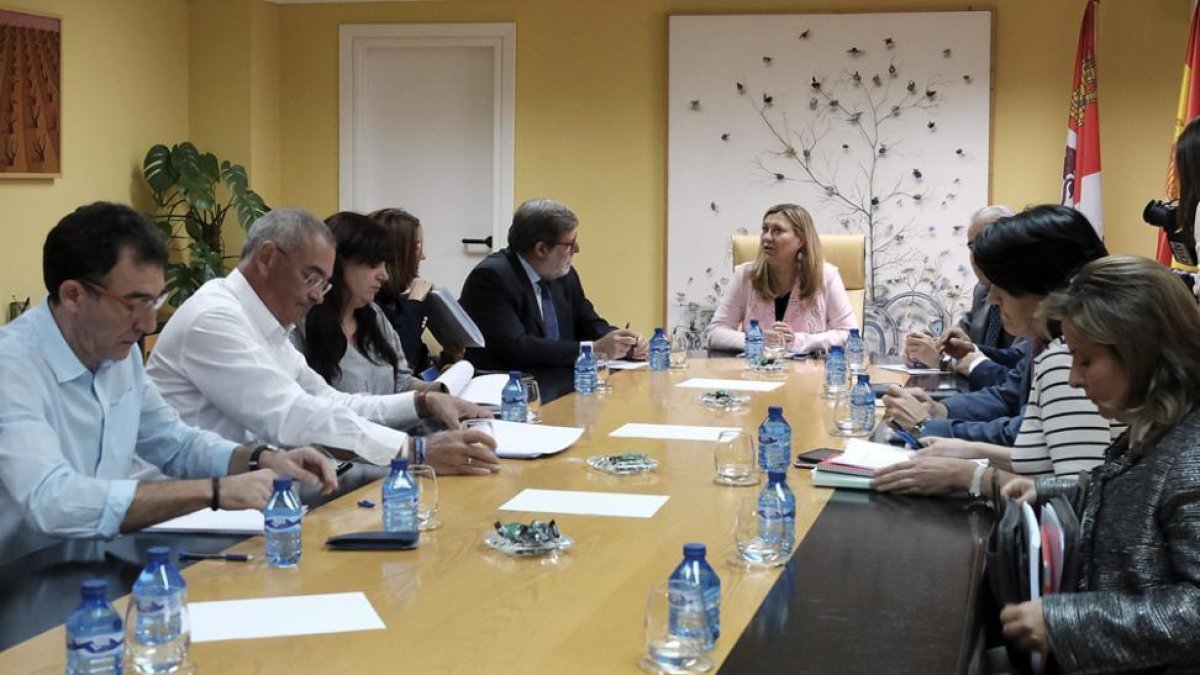 Reunión en la Consejería de Economía donde se dio a conocer el borrador del plan-Junta de Castilla y León