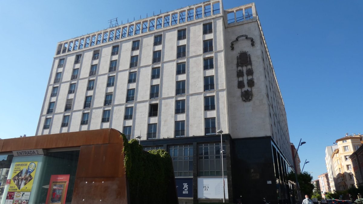 Antiguo edificio de Caja Duero.
