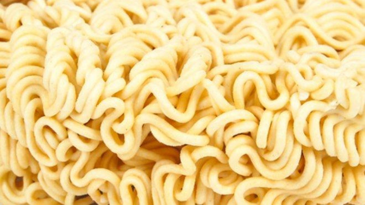 Fideos instantáneos.-