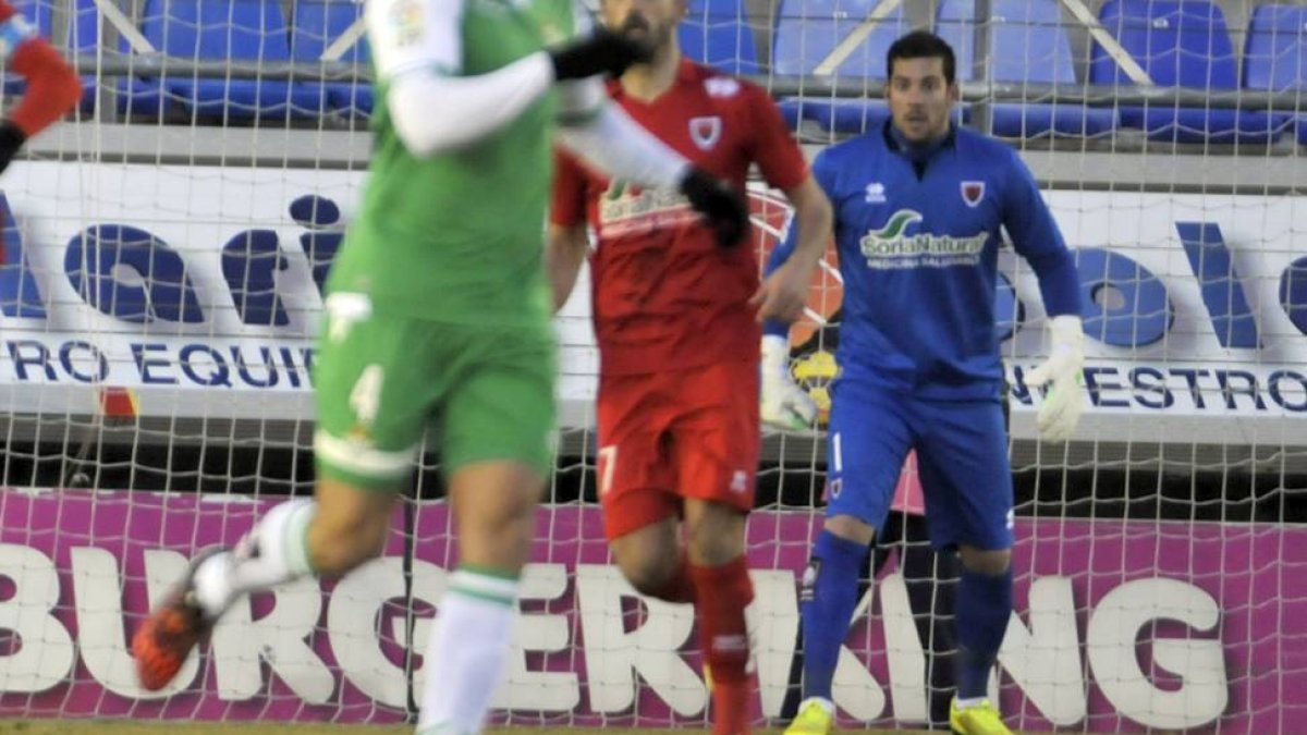 Biel Ribas volvió a la portería ante el Betis.-Diego Mayor