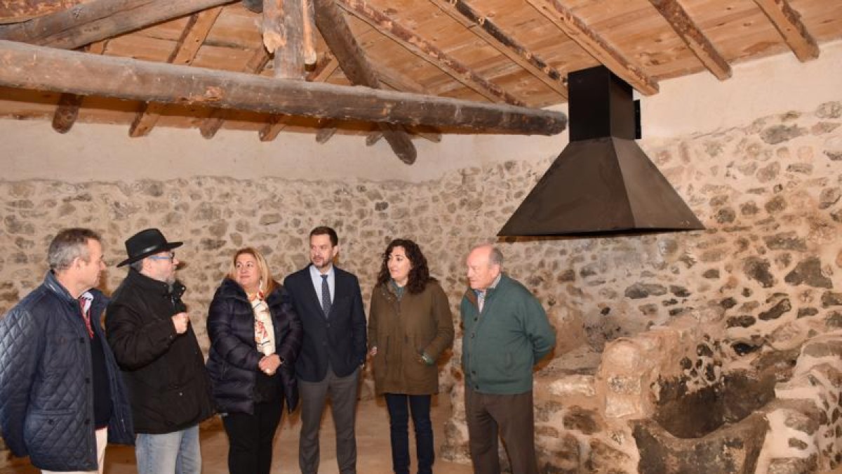 Visita de Yolanda de Gregorio a las obras de la fragua que se han hecho recientemente-HDS