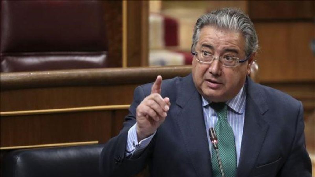 El ministro del Interior, Juan Ignacio Zoido, en una intervención en el Congreso.-EFE / CHEMA MOYA