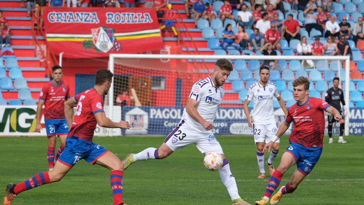 Mario Barco, del Numancia, en el partido frente al Calahorra. Área 11/F. DÍAZ