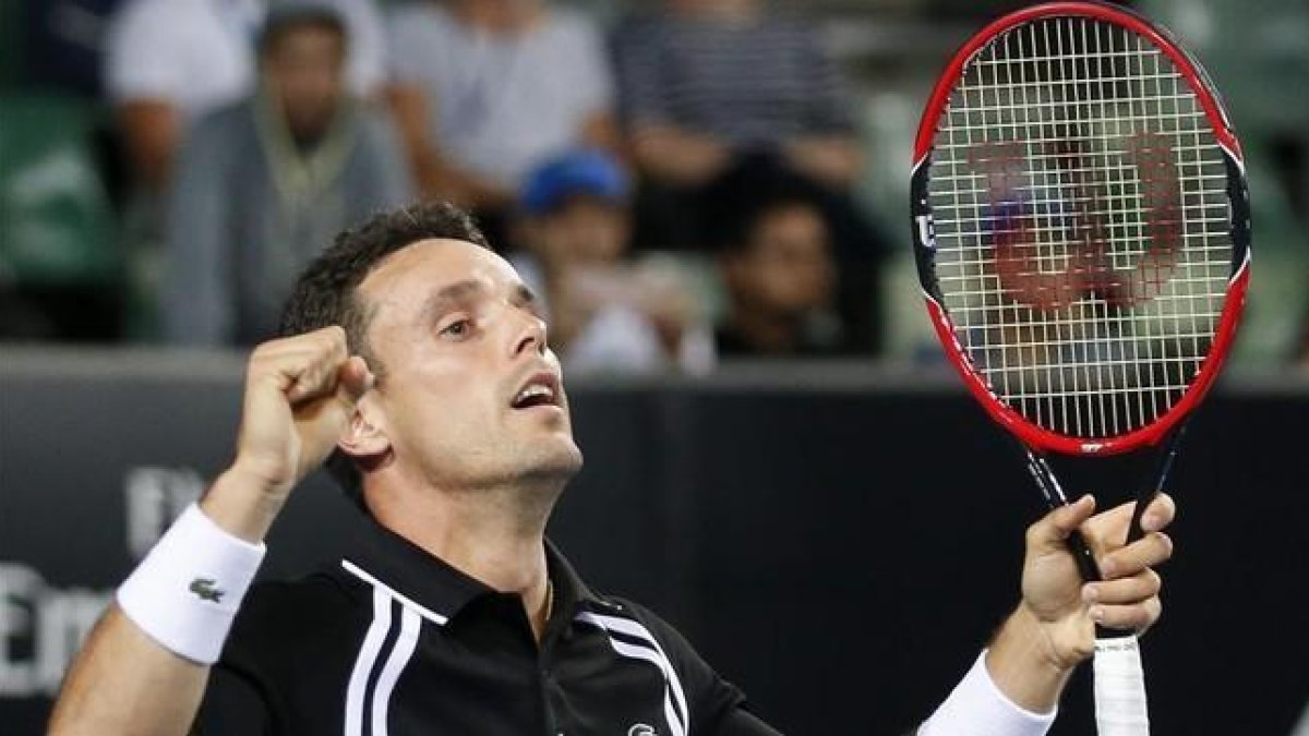 Roberto Bautista celebra la victoria conseguida ante Marin Cilic.-EFE / LYNN BO BO