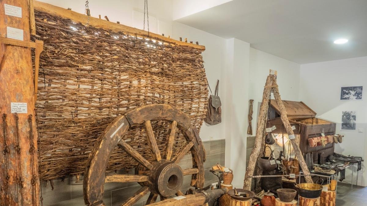 Algunas de las piezas de esta exposición que puede verse en el Museo de la Gamella-Ángel Leiva