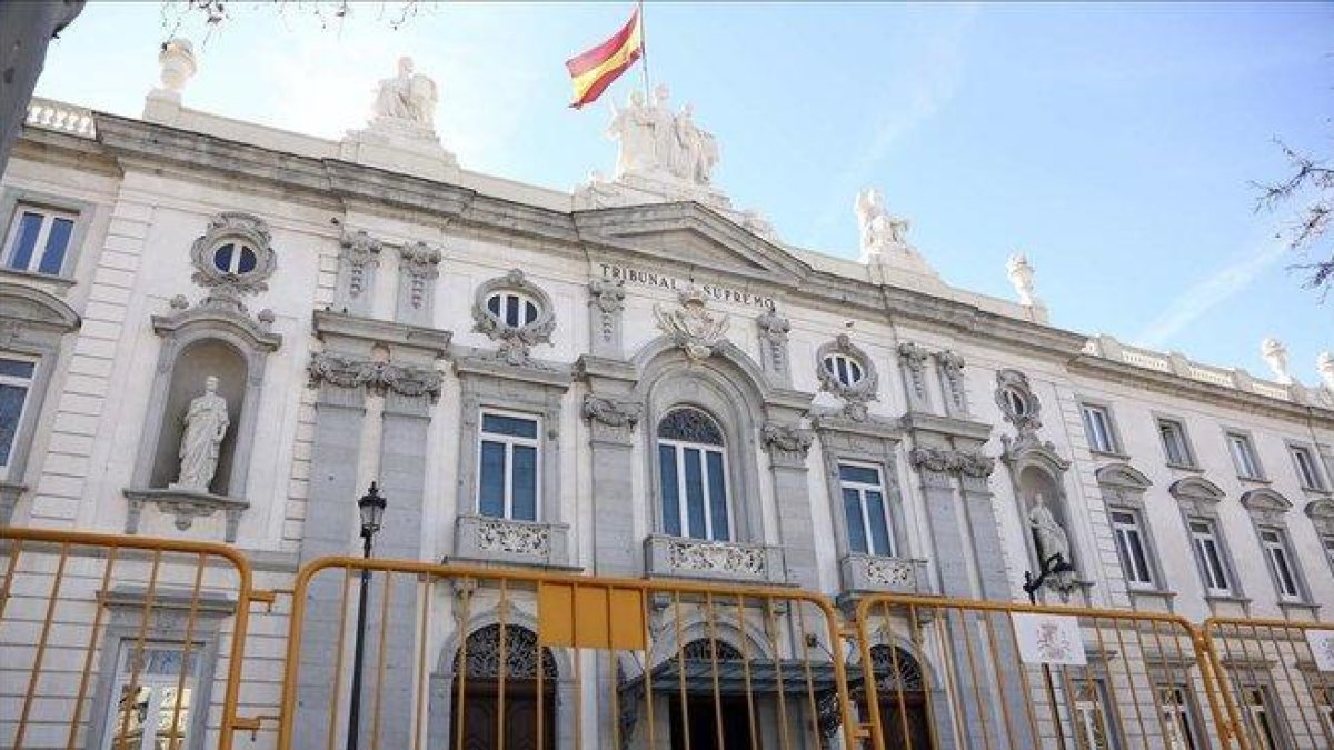La fachada del Tribunal Supremo.-DAVID CASTRO