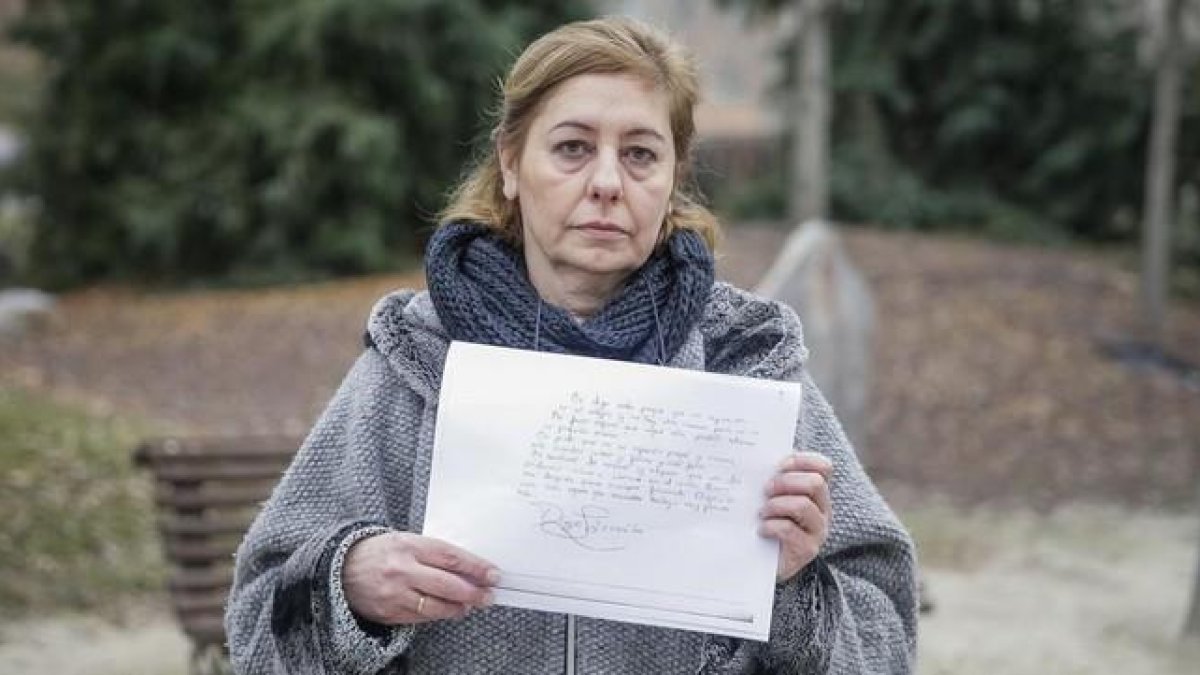 Carmen González,  madre de Diego,  el niño de 11 años que se suicidó en octubre pasado en Leganés.-EFE / EMILIO NARANJO