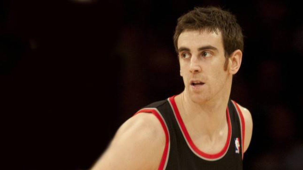 Víctor Claver, durante un partido con los Trail Blazers de Portland, la temporada pasada.-Foto: EFE/ ARMANDO ARORIZO