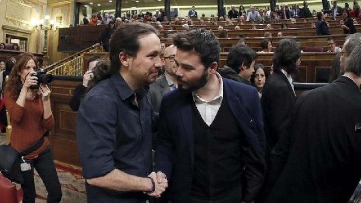 Pablo Iglesias y Gabriel Rufián, en el Congreso.-EFE / JAVIER LIZÓN