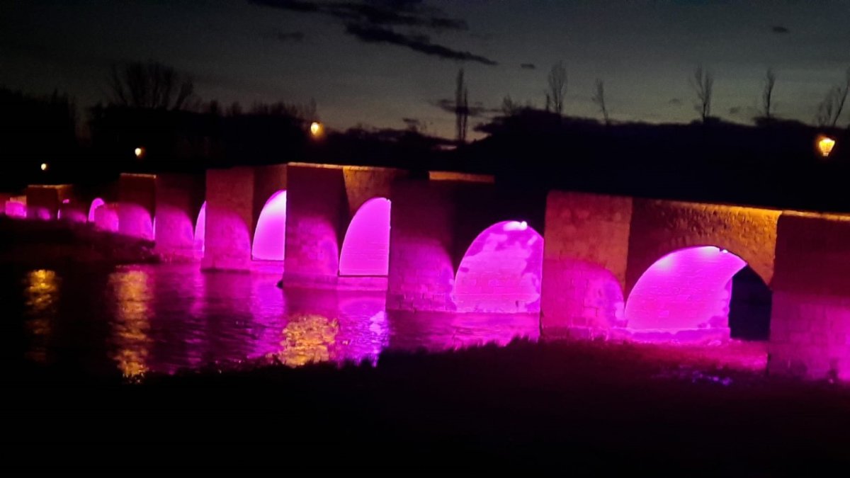 Iluminación ornamental del puente de Langa de Duero. A.H.