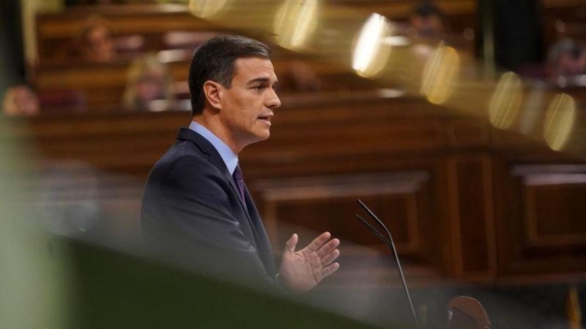 Pedro Sánchez interviene en el pleno del Congreso.-JOSÉ LUIS ROCA