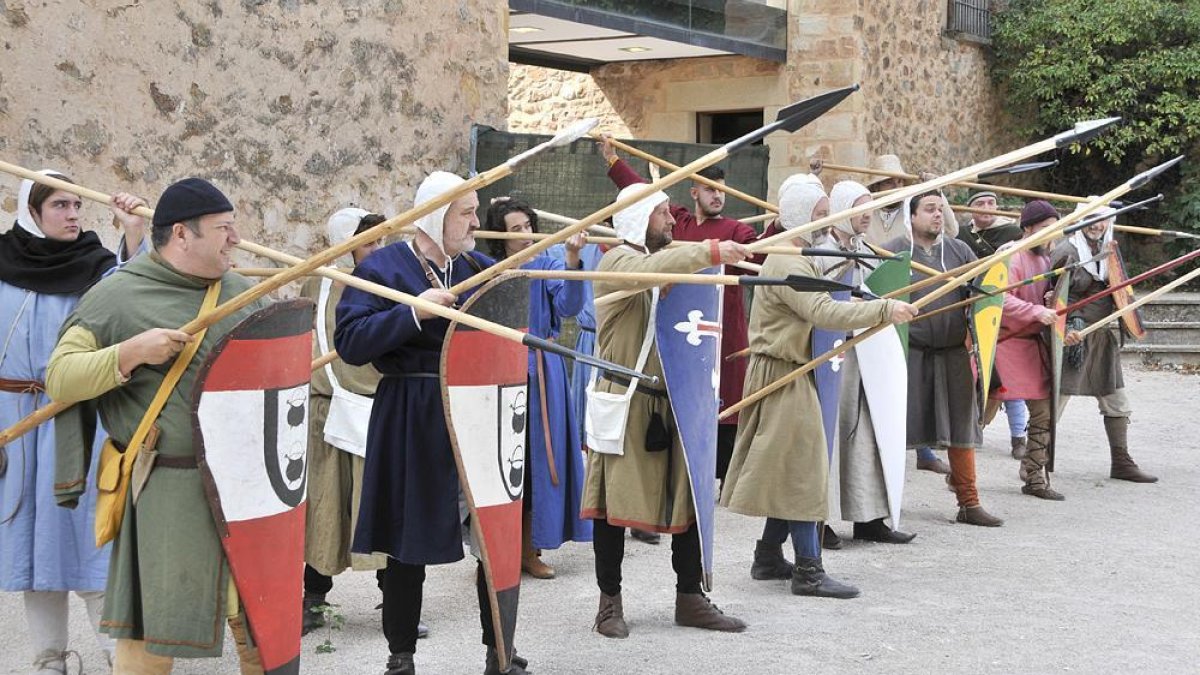 Tropas preparadas para la batalla.-VALENTÍN GUISANDE