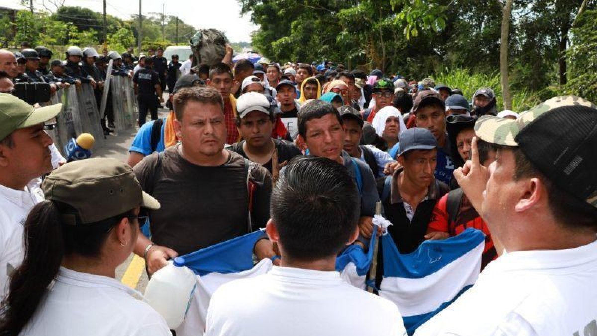 Desde mediados de octubre de 2018, miles de migrantes, en su mayoría hondureños y salvadoreños, iniciaron un éxodo hacia EE.UU.-AFP
