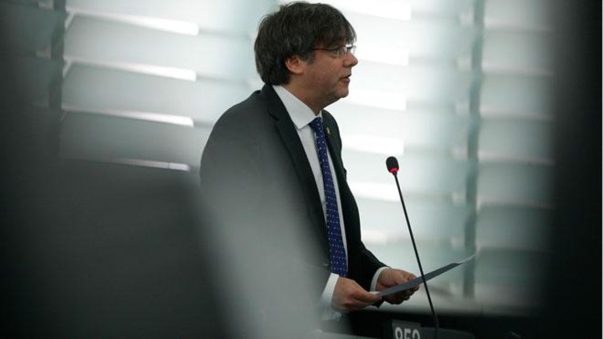 Primera intervención de Carles Puigdemont en el pleno del Parlamento Europeo.-JEAN-FRANÇÖIS BADIAS / AP
