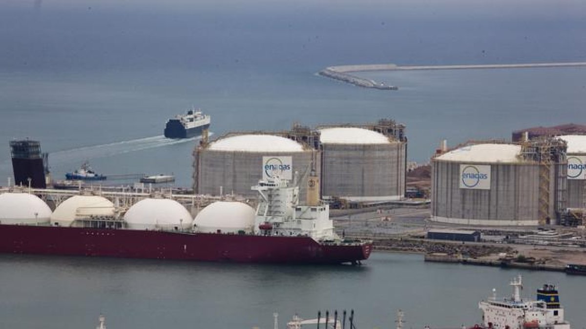 Instalaciones de Enagás en Barcelona.-