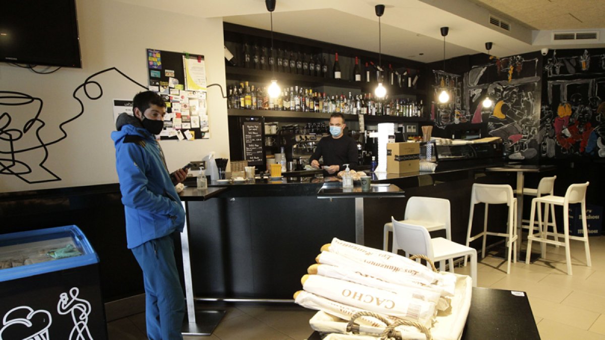 Interior de un bar de la capital. LUIS ÁNGEL TEJEDOR
