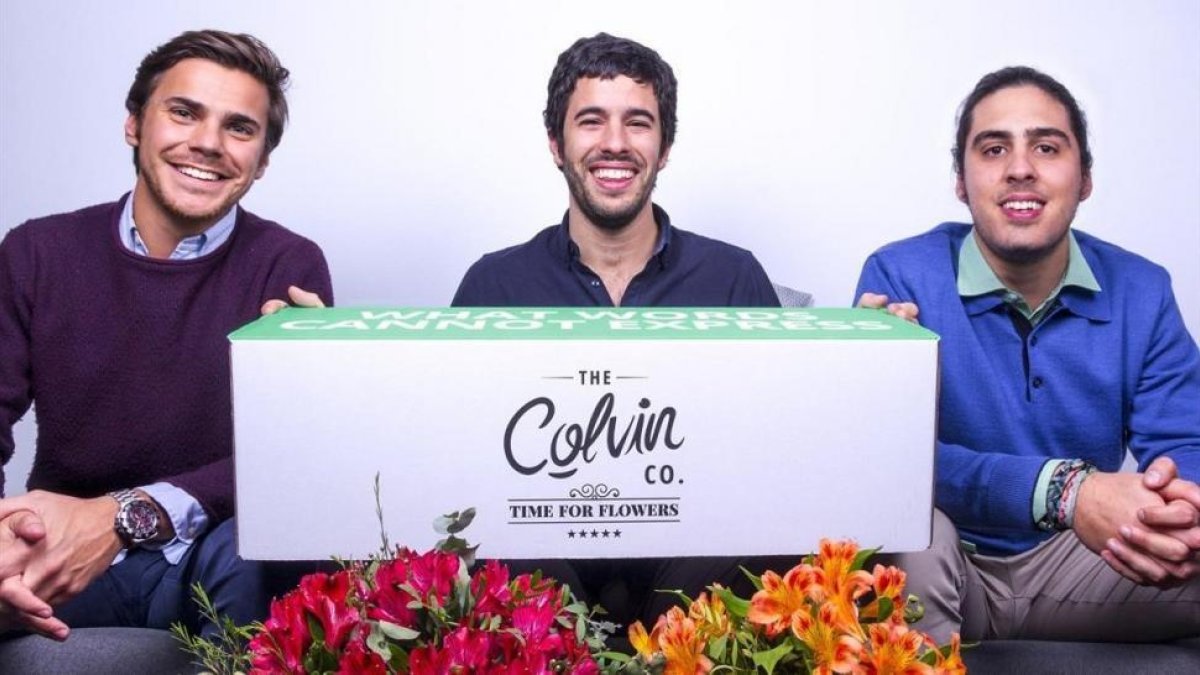 Sergi Bastardas (a la izquierda), Andrés Cester (en el centro) y Marc Olmedillo (a la derecha), fundadores de Colvin.-EL PERIÓDICO