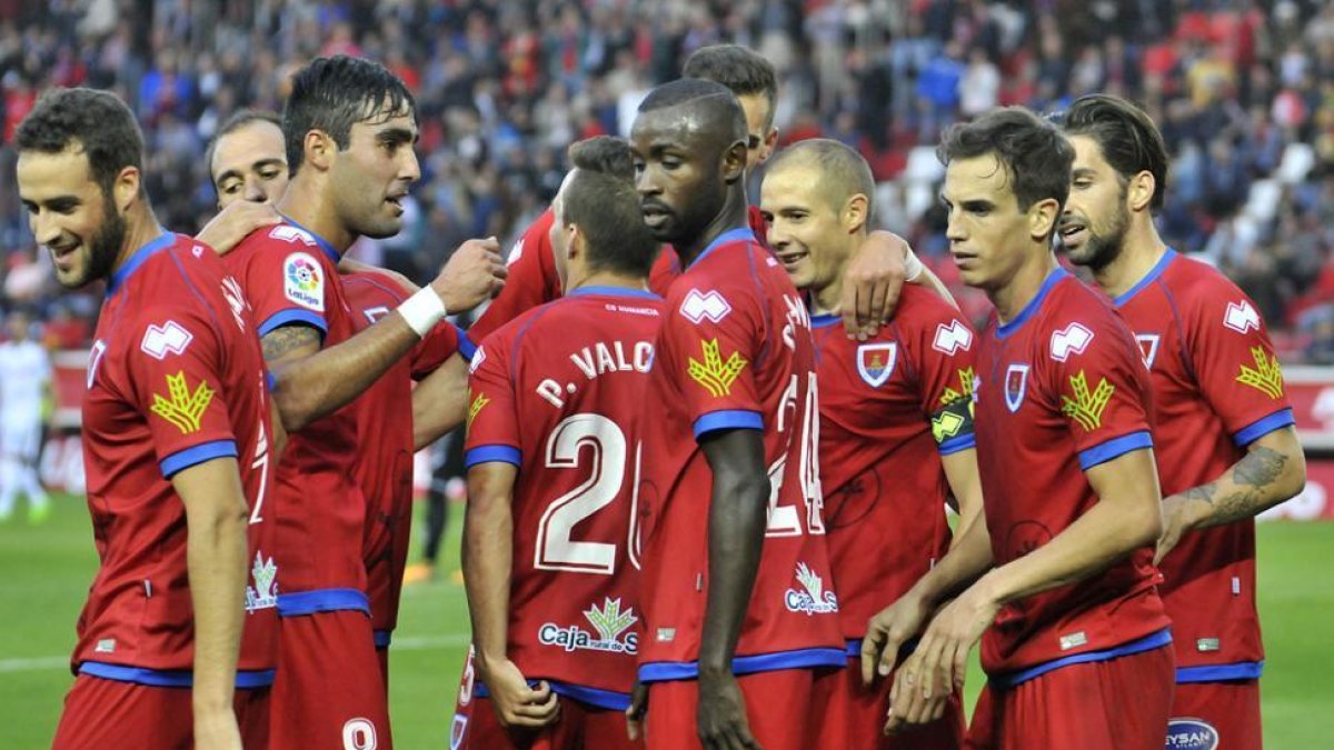 El Numancia ha sumado todos los puntos disputados en Los Pajaritos aunque no ha ganado lejos de Soria todavía.-VALENTÍN GUISANDE