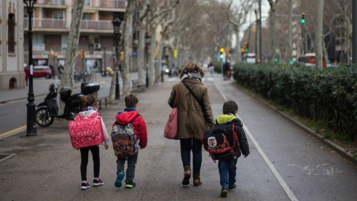 En el balance entre ingresos y gastos de los hogares, las rentas disponibles aumentaron el 2%, aunque también lo hicieron los gastos en el 4,2%.-LUAY ALBASHA (EL PERIÓDICO)