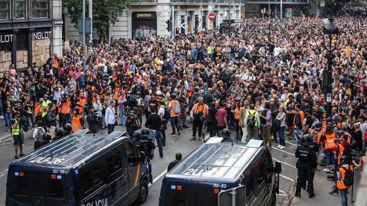 Manifestación de los CDR y la izquierda radical, en la plaza Urquinaona.-ÁNGEL GARCÍA