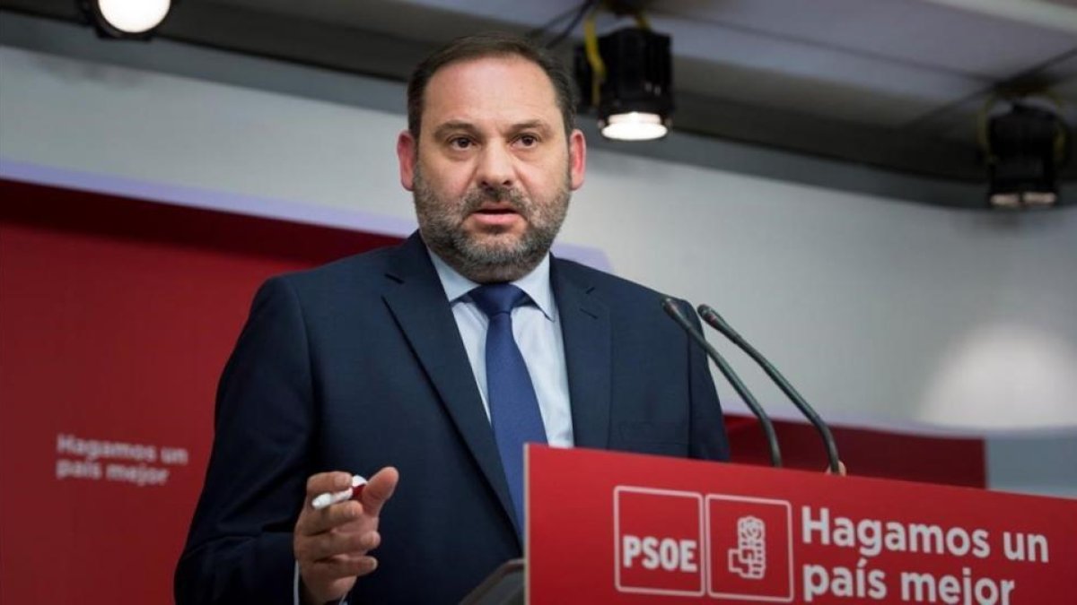 El secretario de Organización del PSOE, José Luis Ábalos, el martes en la sede del partido.-(EFE / LUCA PIERGIOVANNI)