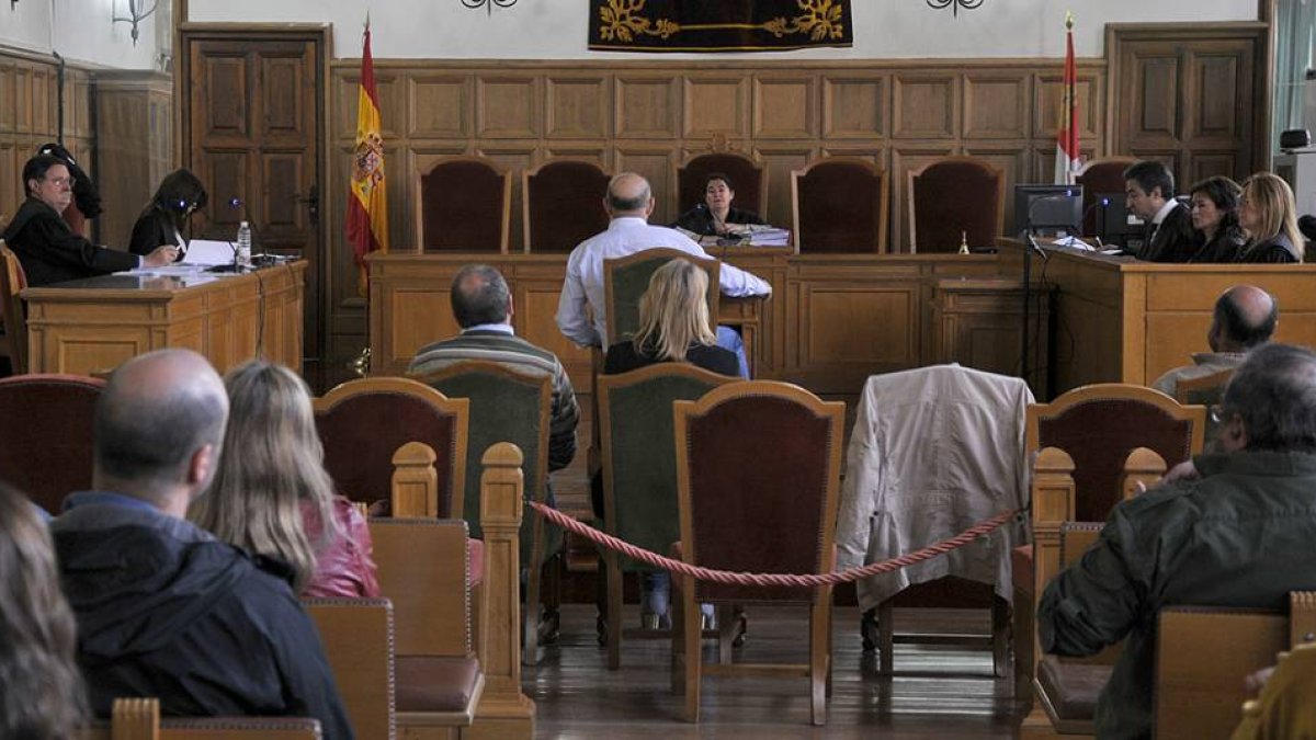 Ildefonso Núñez presta declaración en la mañana de ayer.-VALENTÍN GUISANDE