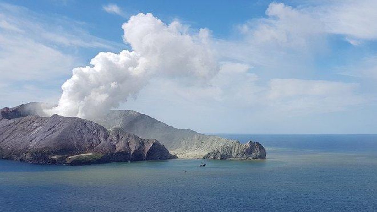 Hasta el momento se ha reportado la muerte de 14 personas por le erupción del volcán Whakaari.-EFE