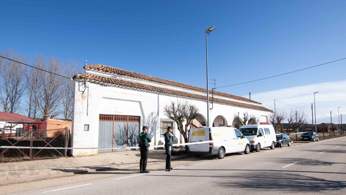 La vivienda donde residía la mujer fallecida y fue encontrada tras un incendio. GONZALO MONTESEGURO