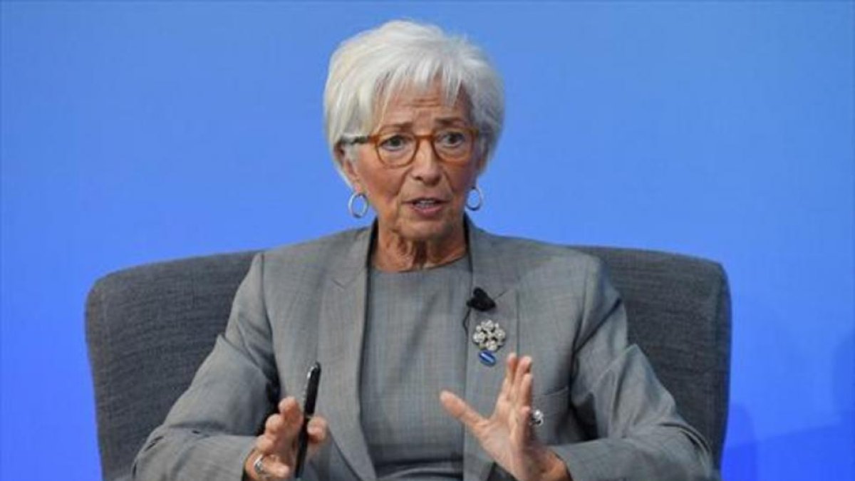 La directora del FMI, Christine Lagarde, en una mesa redonda el pasado mes de mayo.-FACUNDO ARRIZABALAGA