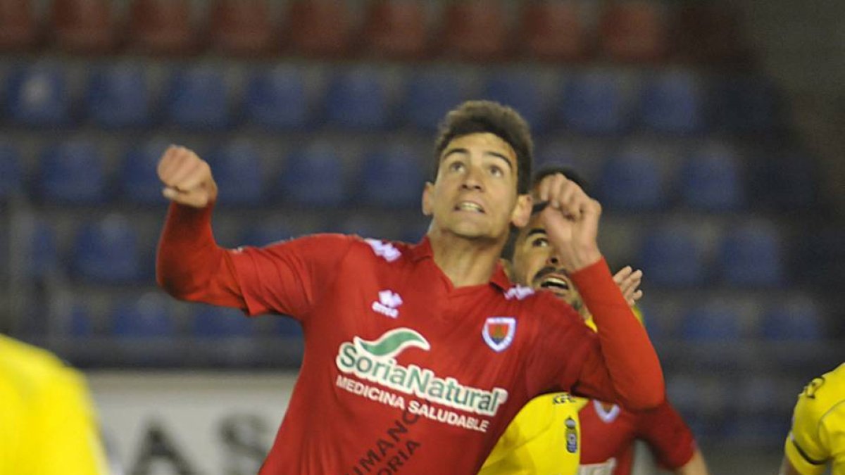 Dani Calvo en el encuentro ante Las Palmas en Los Pajaritos.-Diego Mayor