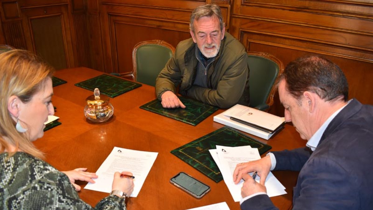 María José Jiménez, Benito Serrano y Miguel Ángel López.-HDS