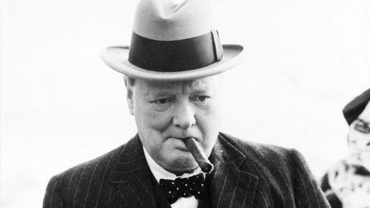 El primer ministro británico Winston Churchill obtuvo el Premio Nobel de Literatura.-