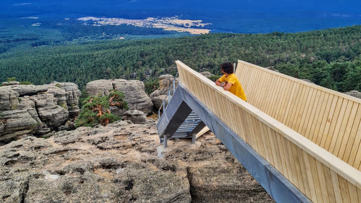 El mirador de Castroviejo podría abrir esta semana. HDS