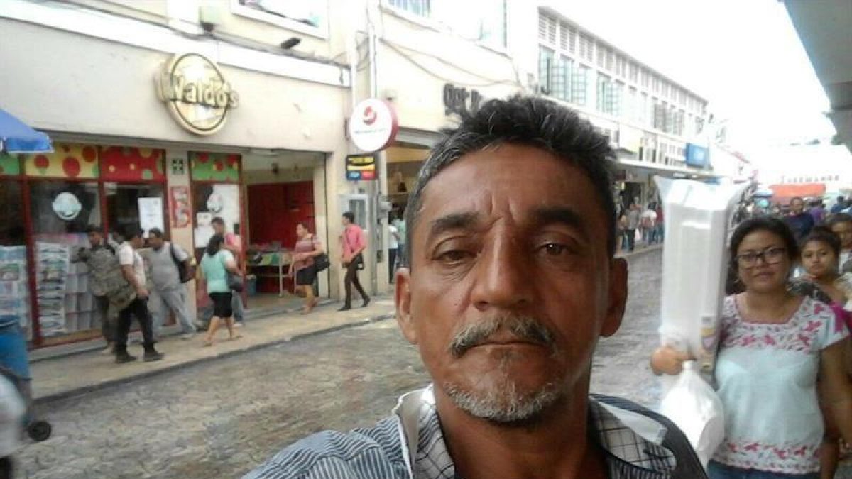 Fotografía sin fecha cedida hoy, martes 22 de agosto de 2017, que muestra al periodista mexicano Cándido Ríos Vázquez.-EFE