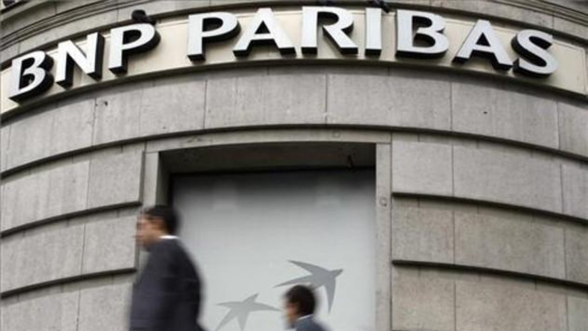 La sede de BNP Paribas en París.-