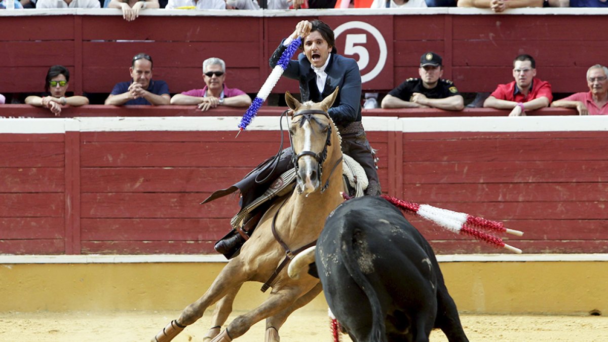 Diego Ventura durante una faena. HDS