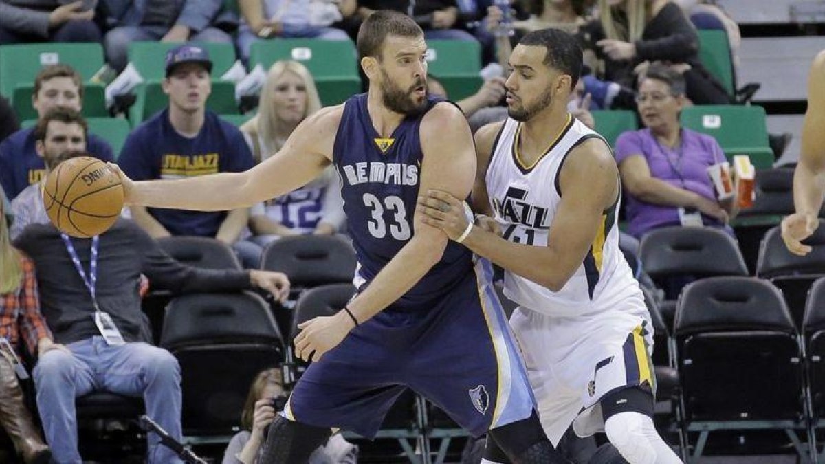 Marc Gasol lleva más triples esta temporada que los anotados en sus ocho años de carrera juntos.-AP / RICK BOWMER