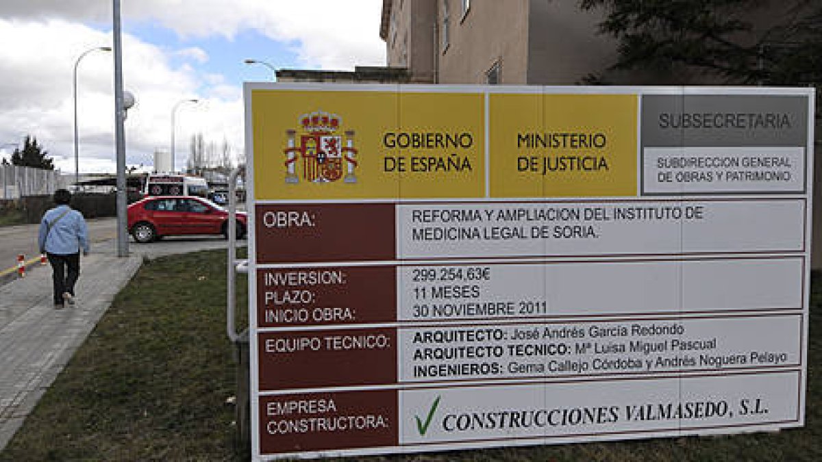 Las obras del Instituto se paralizaron cuando la adjudicataria entró en concurso de acreedores. / VALENTÍN GUISANDE-