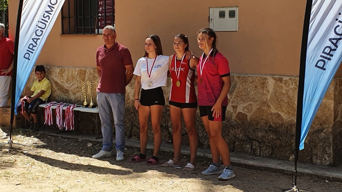 Algunos de los premiados en el campeonato.-ANA HERNANDO