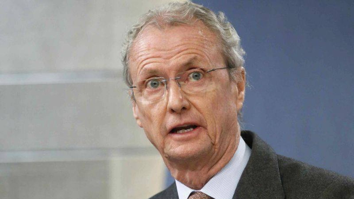 El ministro de Defensa, Pedro Morenés, durante una rueda de prensa.-Foto: EFE