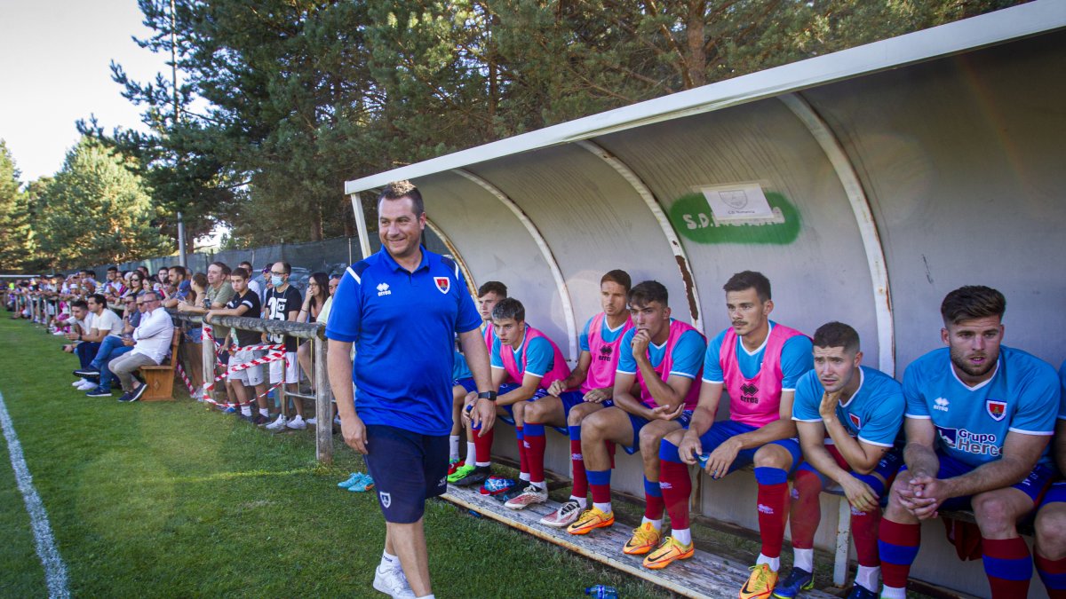 Diego Martínez, durante uno de los partidos de pretemporada. MARIO TEJEDOR